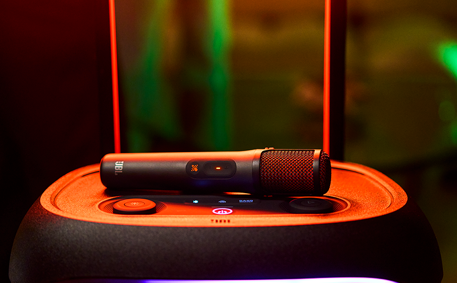 JBL EasySing Mics Fine-tune your performance with AI vocal removal - Image