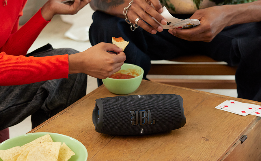 JBL Charge 5 Wi-Fi SE Wi-Fi and Bluetooth connectivity - Image