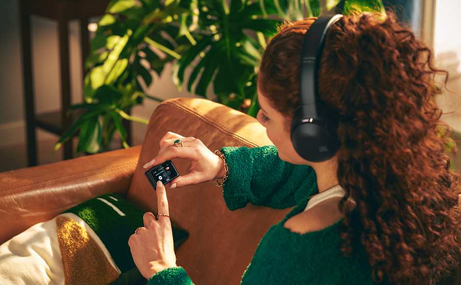 JBL Tour One M3 Smart Tx JBL Smart Tx: You’re in control - Image