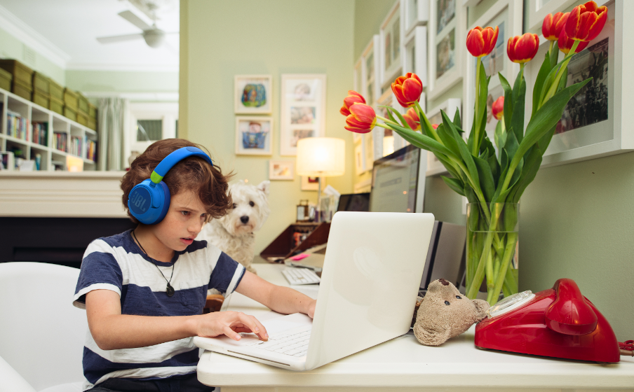 JBL JR 460NC — JBL Safe Sound za mlađe slušatelje