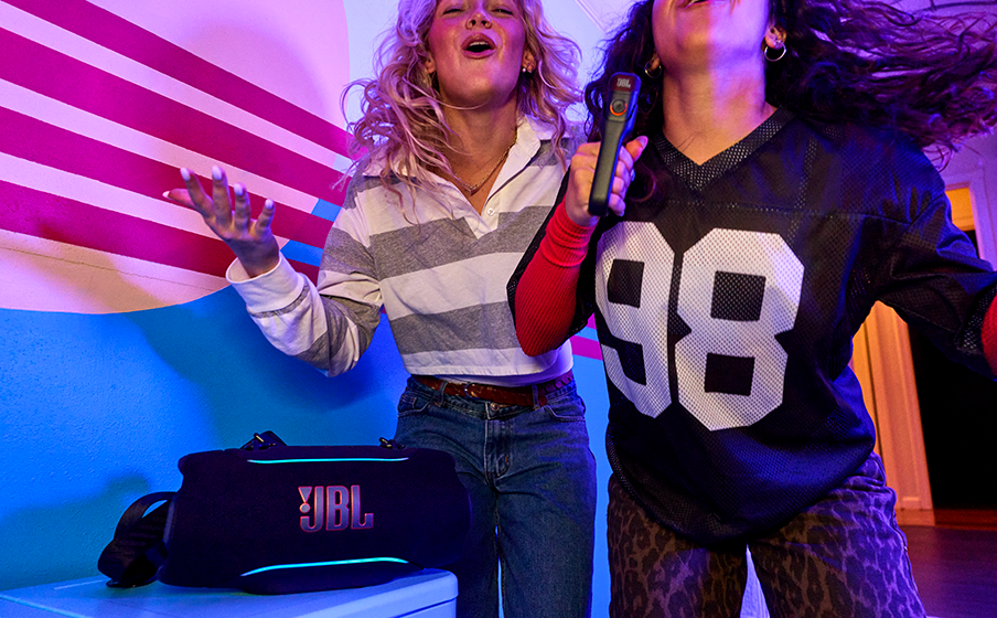 Singer using JBL EasySing Mic Mini