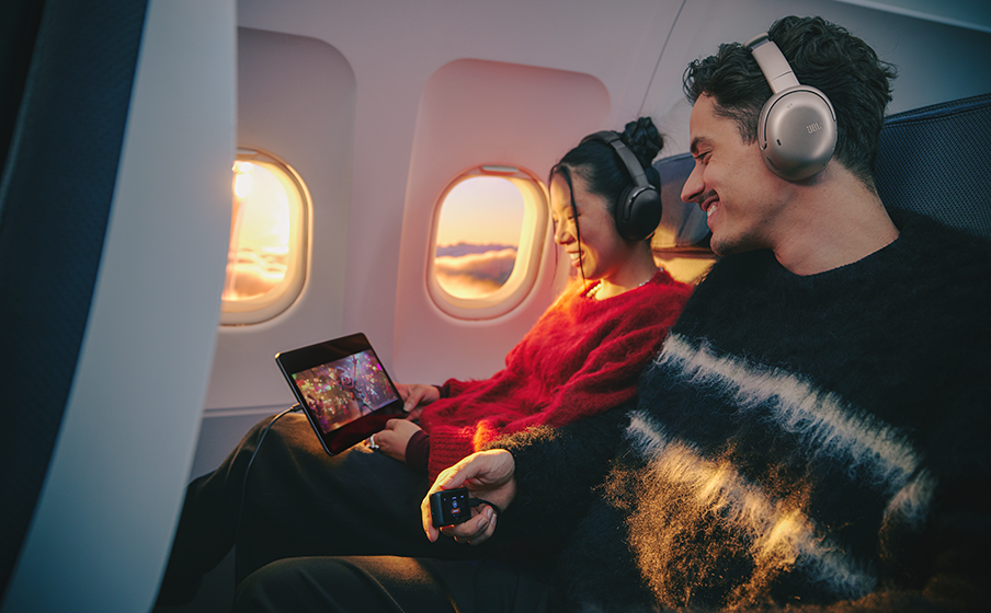 JBL Tour One M3 Smart Tx JBL Smart Tx: Universal Auracast™ audio transmitter - Image