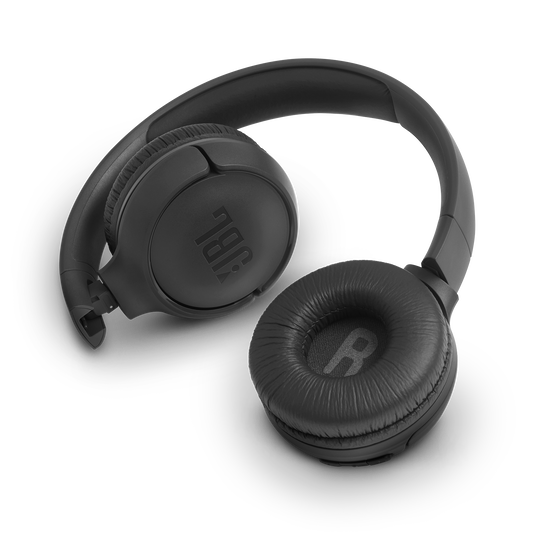 JBL Tune 500BT - Black - Wireless on-ear headphones - Detailshot 1 image number null