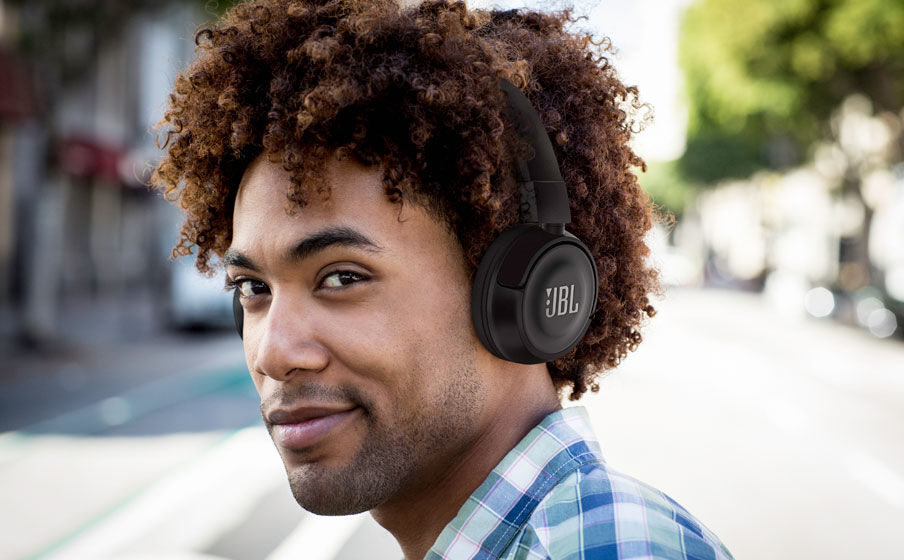 JBL T450BT ワイヤレスヘッドホン 2個セット Amazon.com: JBL T450BT Wireless On-Ear Headphones with Built-in