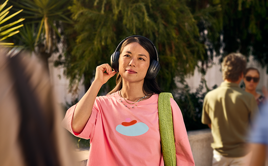 JBL Tour One M3 8-Mic True Adaptive Noise Cancelling 2.0 with real-time adjustments - Image