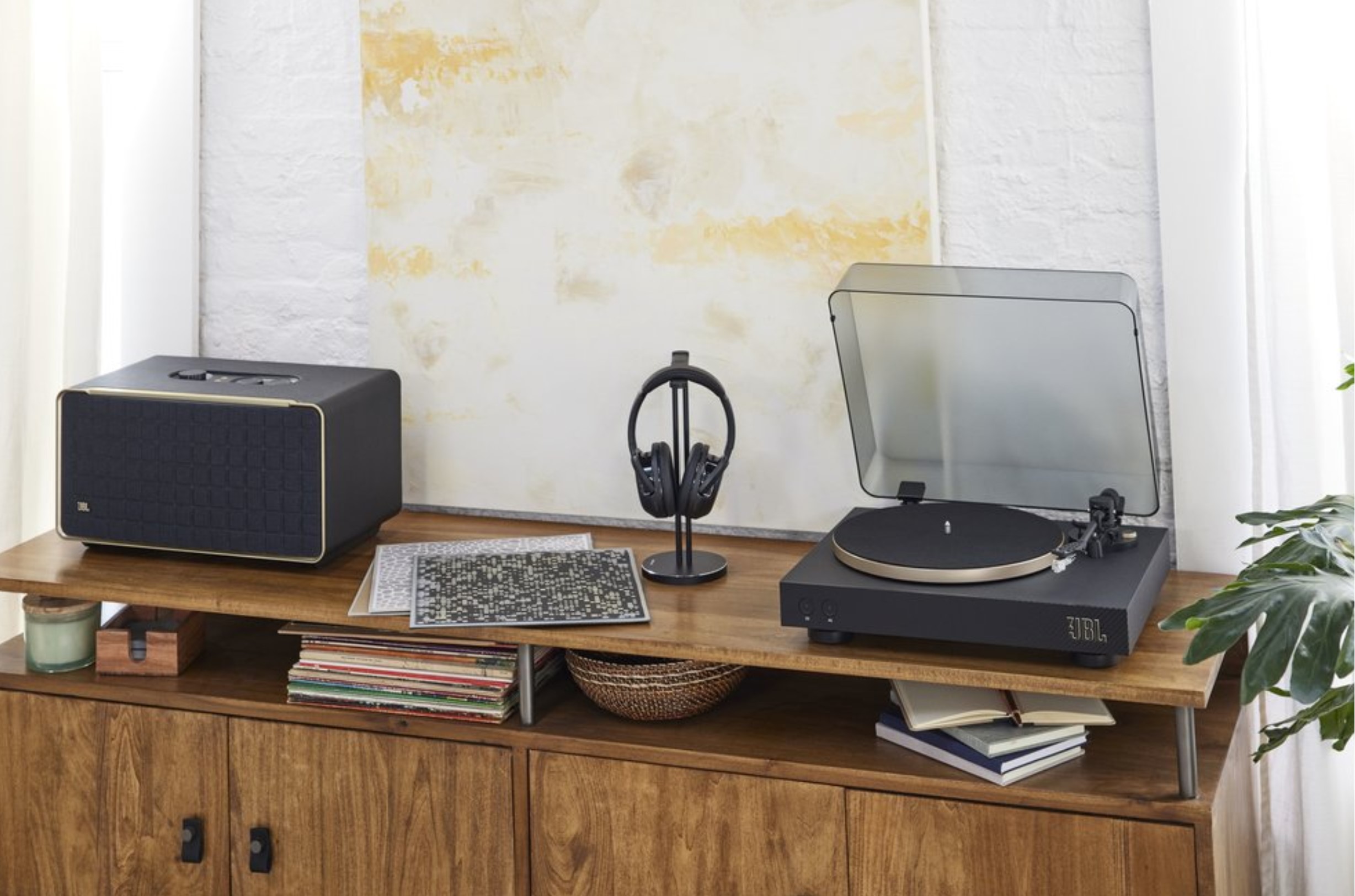 Cyber Shack: JBL Spinner BT Turntable – play those classic vinyls again (review)