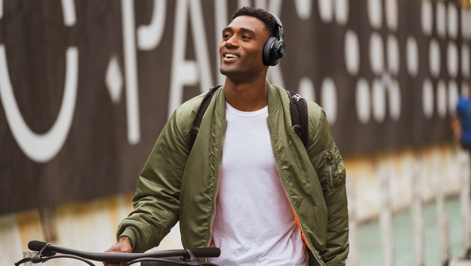 Want to buy headphones or earphones/earbuds?  Find out what suits you best